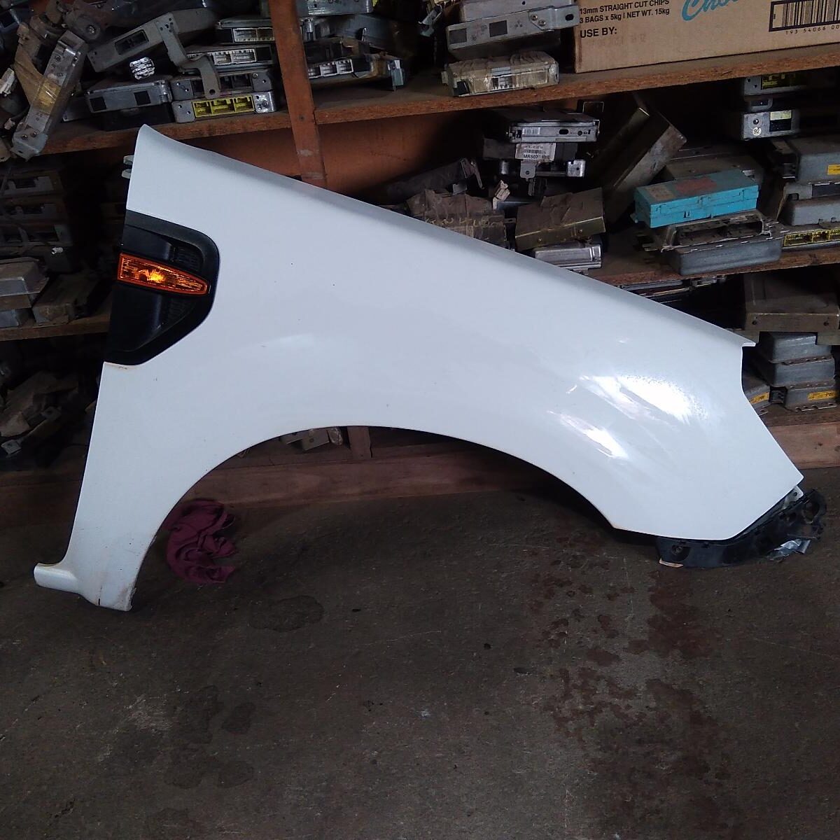 2010 FORD RANGER RIGHT GUARD
