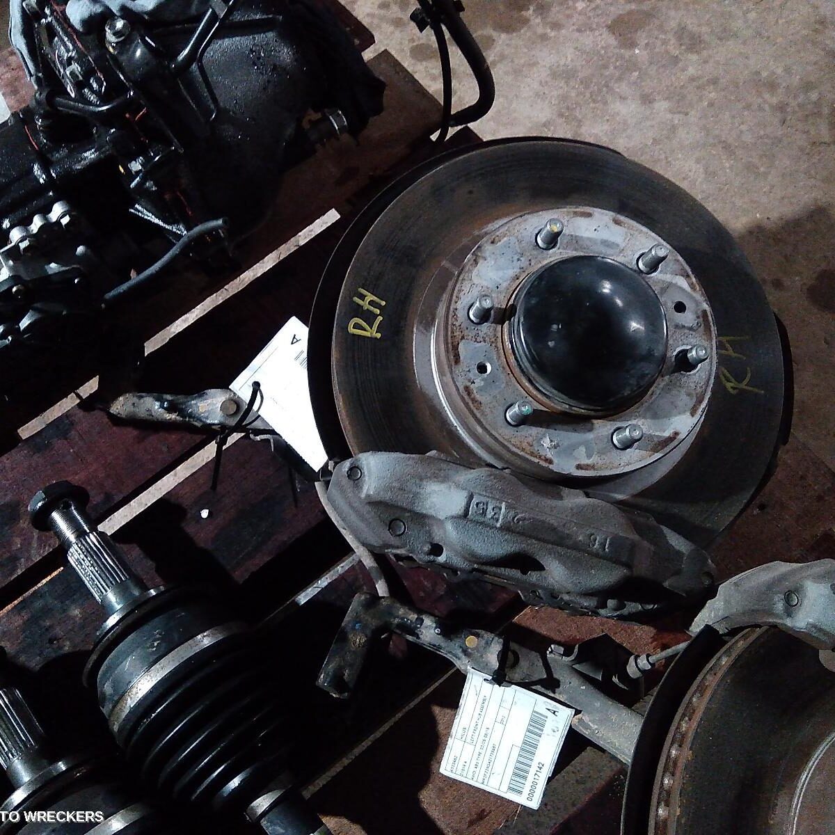 2012 TOYOTA HILUX Right Front Hub Assembly