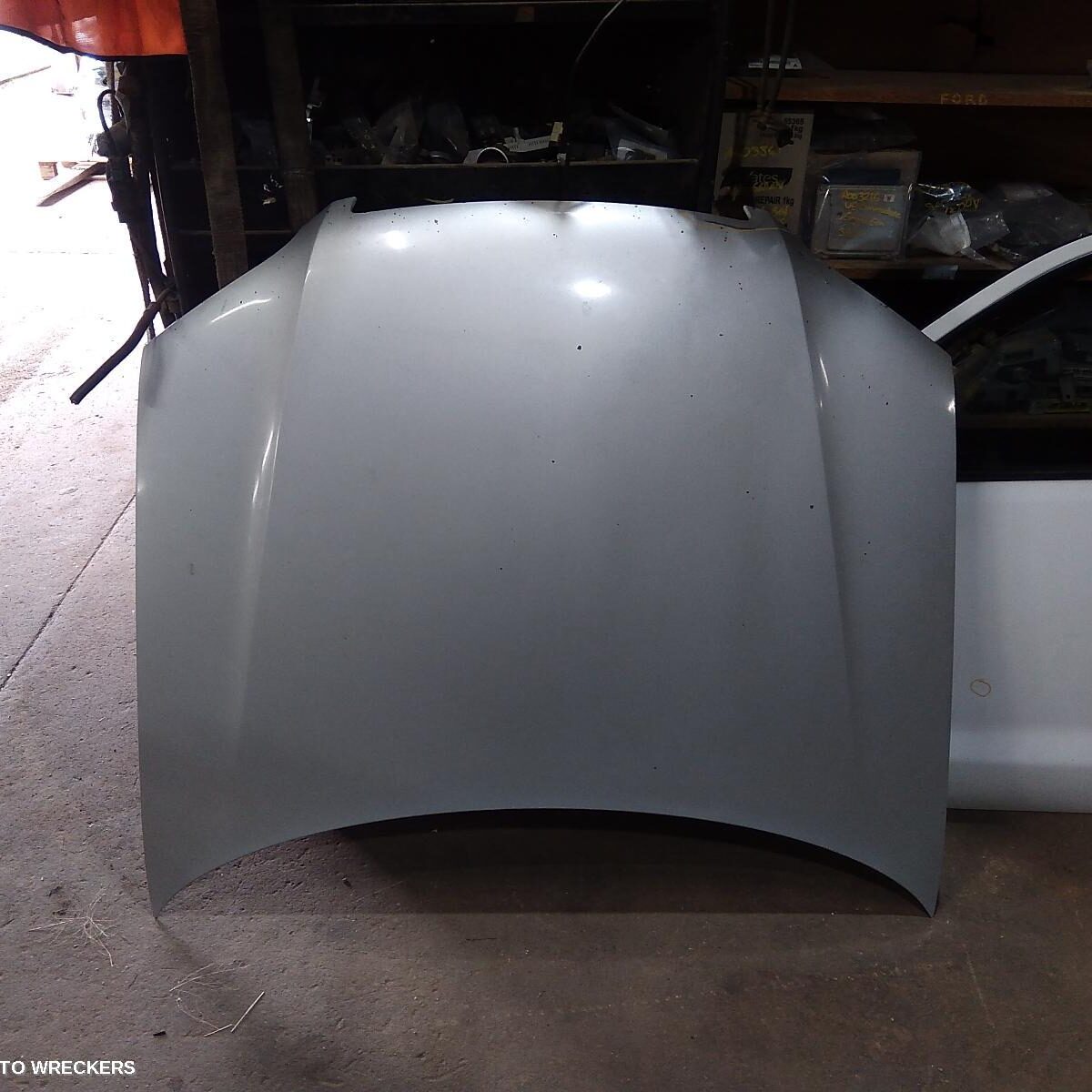 2008 HOLDEN COMMODORE Bonnet