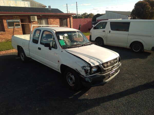 2002 TOYOTA HILUX AXLE