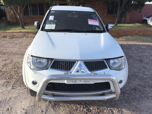 2013 MITSUBISHI TRITON A/C COMPRESSOR