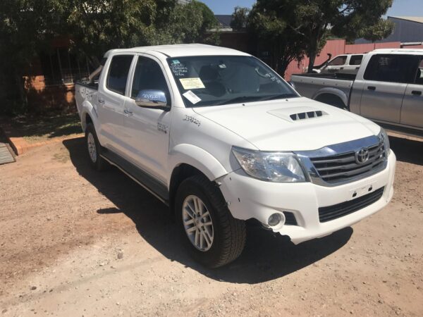 2013 TOYOTA HILUX MISC