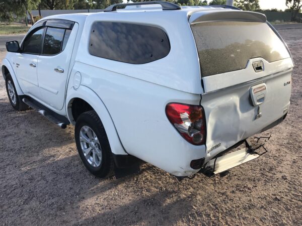 2013 MITSUBISHI TRITON LEFT FRONT UPPER CONTROL ARM